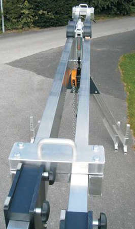 Suwnica bramowa aluminiowa składana (udźwig: 1500 kg, szerokość: 5,23m, wys. dla pracy wyciągarki: 2,2-4,00m, szerokość stelarzy: 2,30m) 99967552